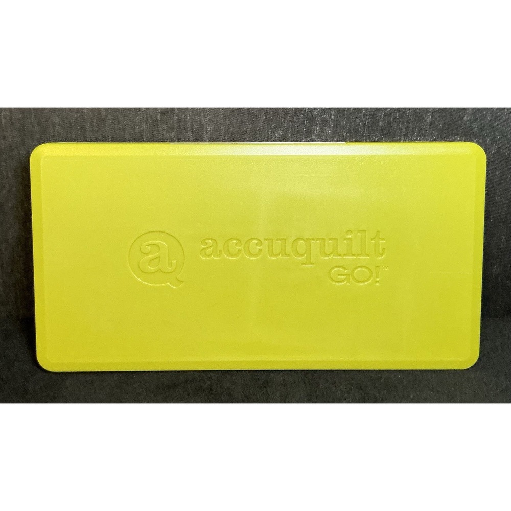 Accuquilt GO! Fabric Cutting Die Square 3.5" #55006 Used